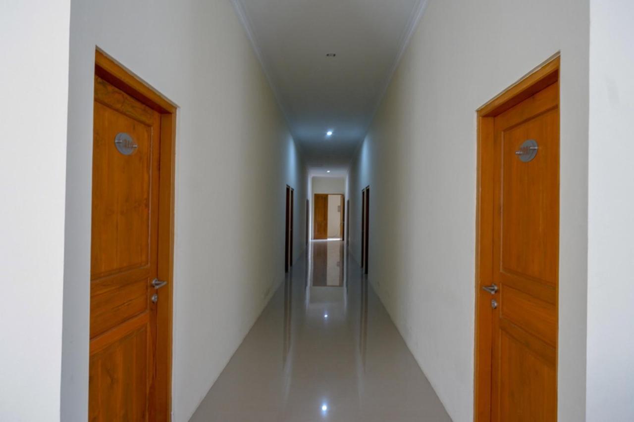 Reddoorz Near Stadion 45 Karanganyar Karanganyar  Exterior foto