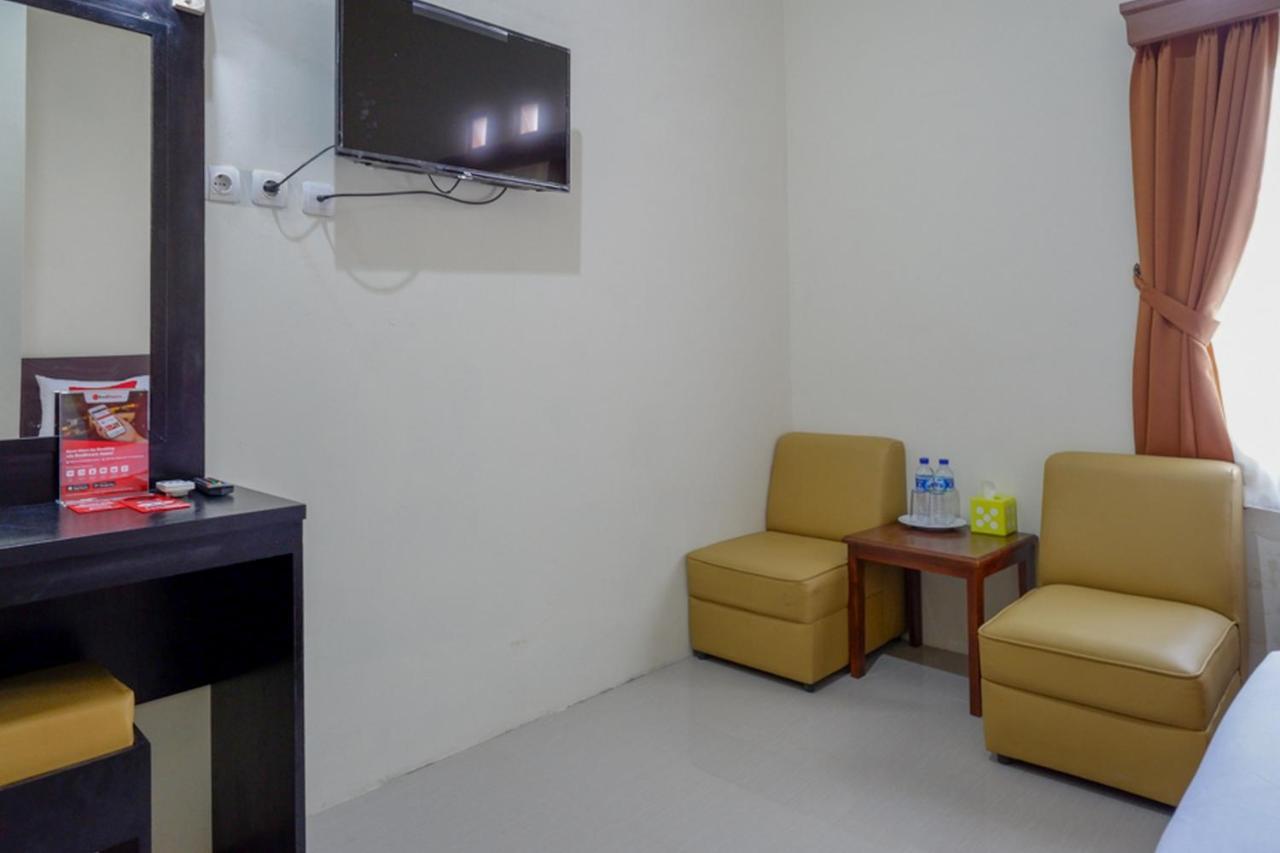 Reddoorz Near Stadion 45 Karanganyar Karanganyar  Exterior foto